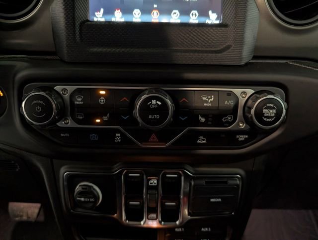 Used 2023 Jeep Wrangler Unlimited w/ Cold Weather Group AWD/4WD image 19
