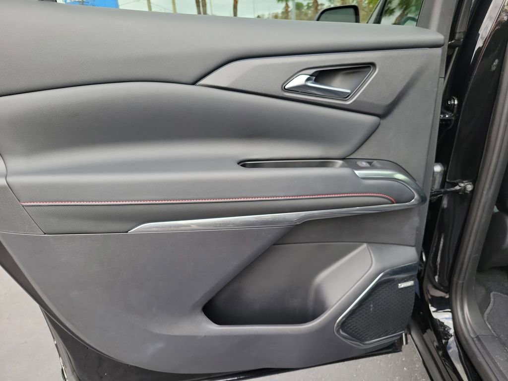 Used 2024 Chevrolet Traverse RS image 15