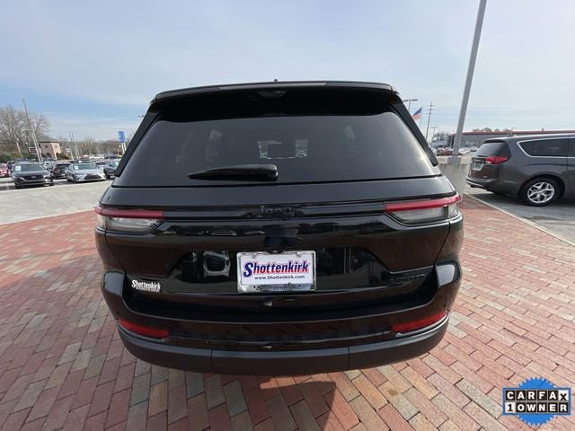 Used 2023 Jeep Grand Cherokee Limited w/ Luxury Tech Group II image 33