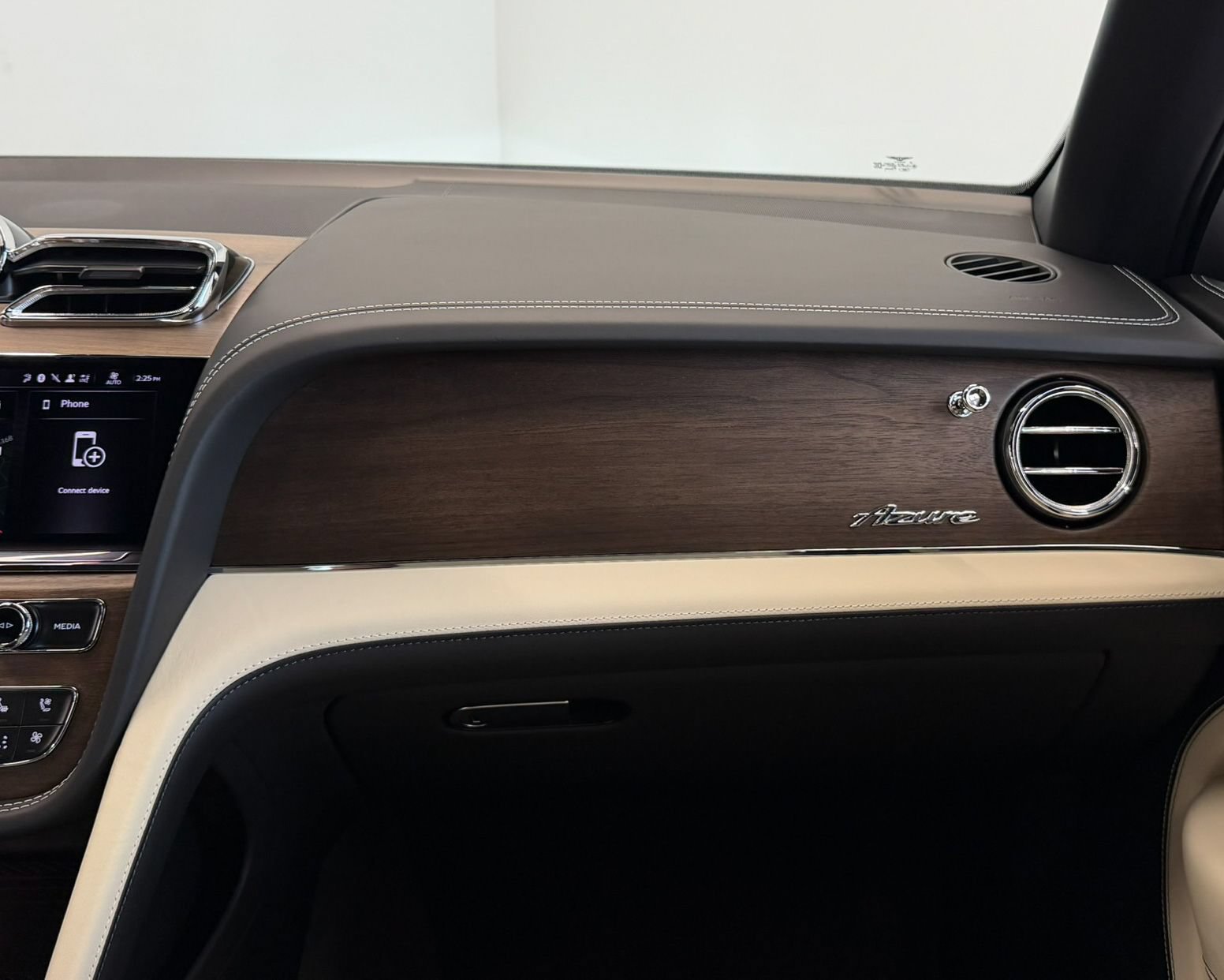 New 2026 Bentley Bentayga Extended Wheelbase AWD/4WD image 32