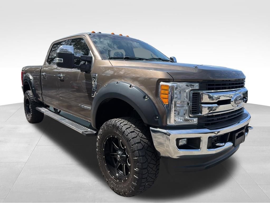 Used 2017 Ford F250 XLT w/ XLT Premium Package image 8