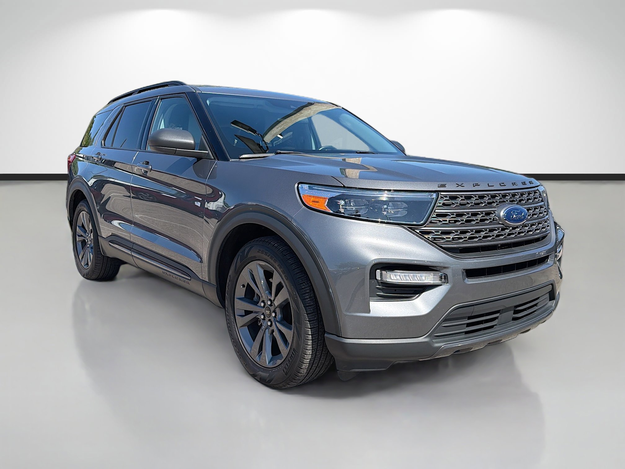 Used 2021 Ford Explorer XLT w/ Equipment Group 202A RWD image 1