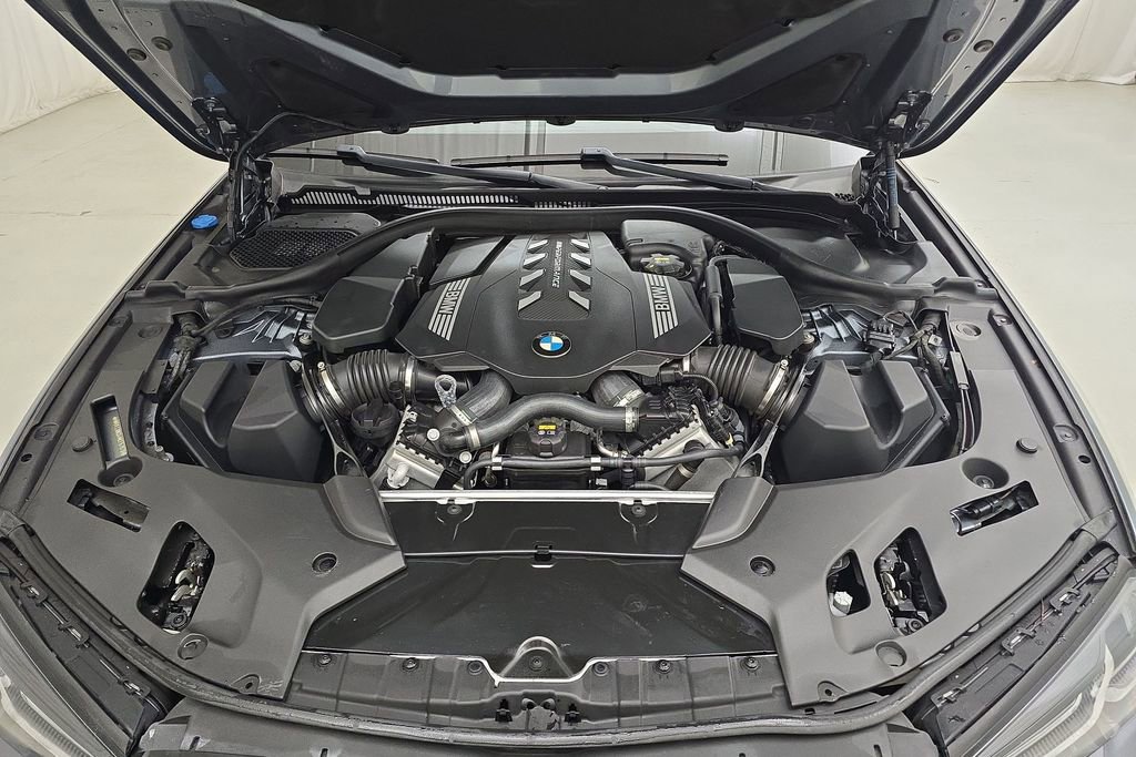 Used 2021 BMW M550i xDrive w/ Executive Package image 31