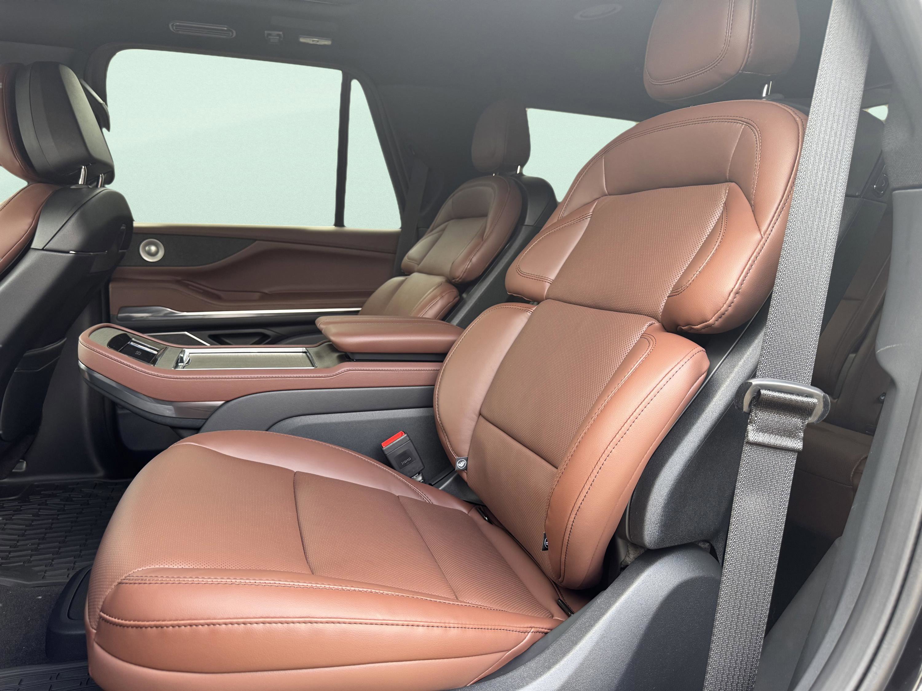 New 2026 Lincoln Navigator Reserve image 21