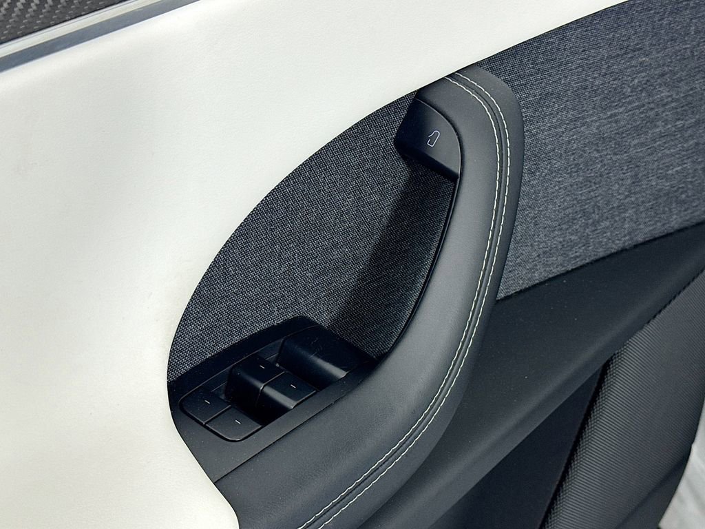 Used 2022 Tesla Model X Plaid image 19