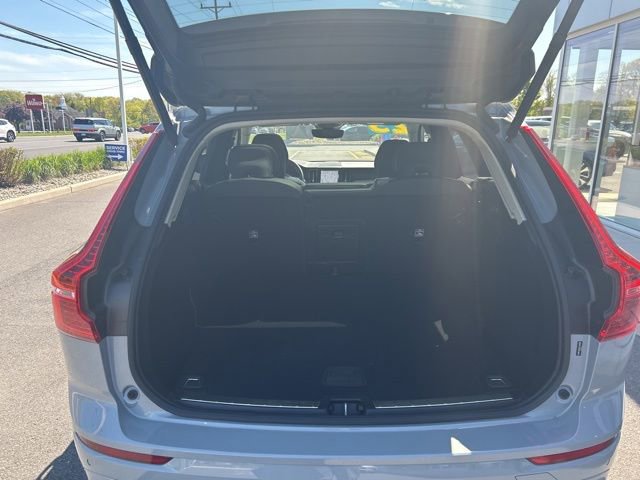 Certified 2025 Volvo XC60 B5 Plus AWD/4WD image 11