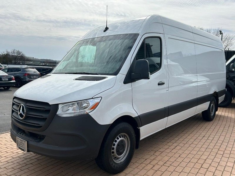 Used 2024 Mercedes-Benz Sprinter 2500 image 7