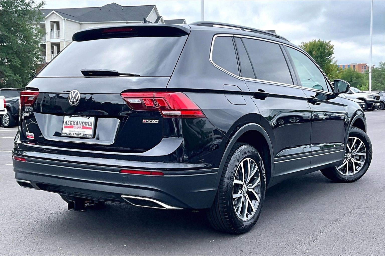 Used 2019 Volkswagen Tiguan SE AWD/4WD image 11