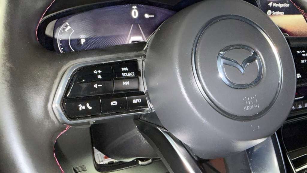 Used 2025 MAZDA CX-70 Plug-In Hybrid w/ Premium Plus AWD/4WD image 17