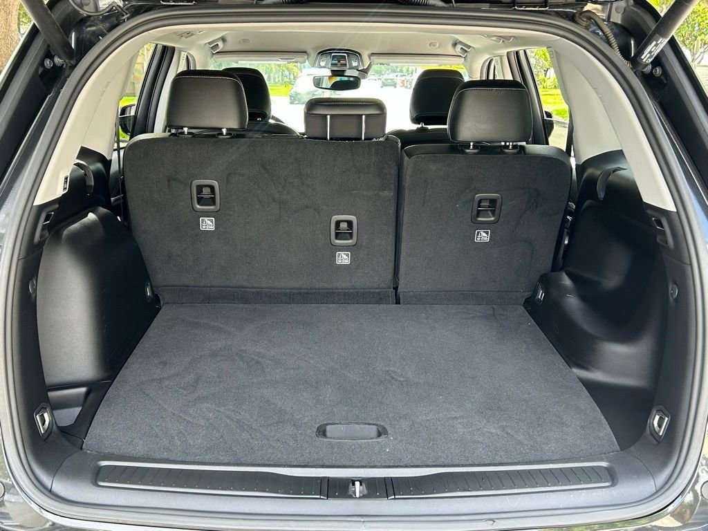 Used 2024 Jeep Grand Cherokee Limited w/ Black Appearance Package image 47