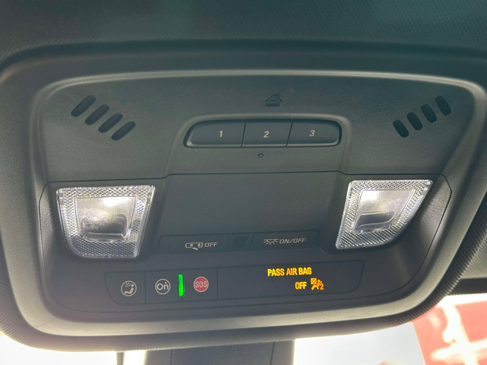 Certified 2023 Chevrolet Traverse LT FWD image 30