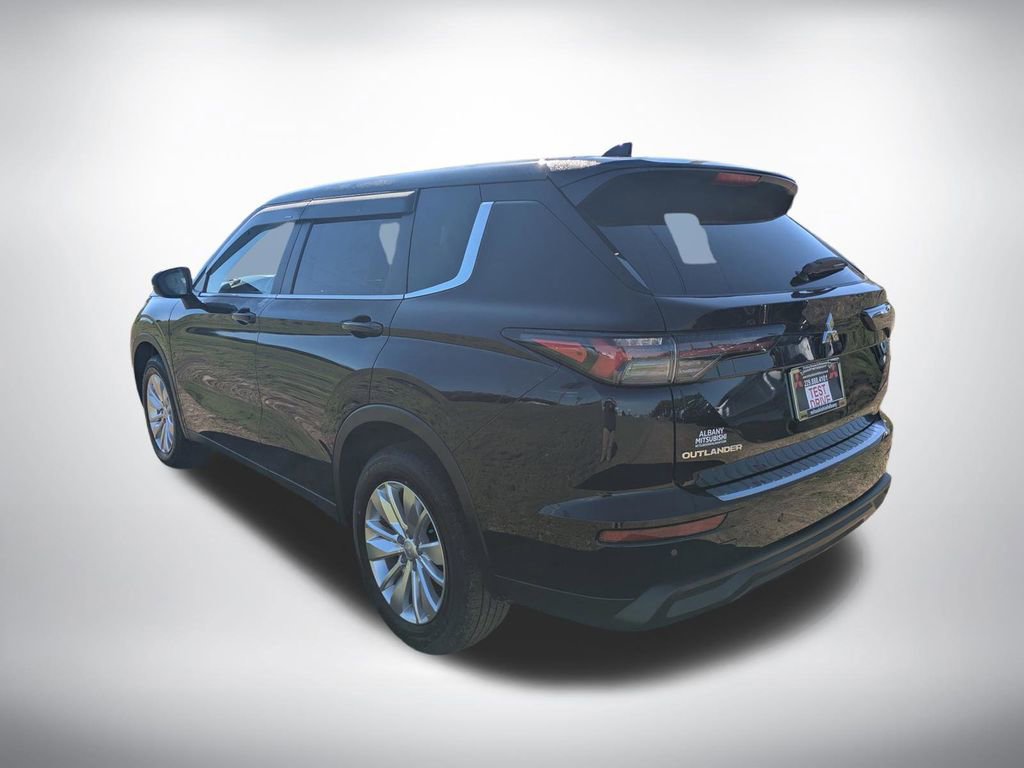 New 2026 Mitsubishi Outlander ES image 5