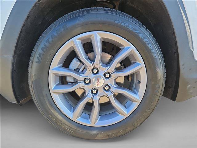Used 2024 GMC Terrain SLT FWD image 24