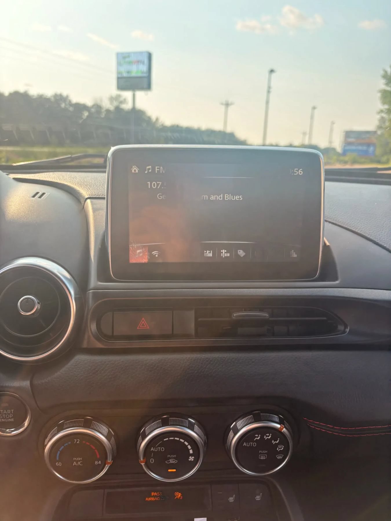 Used 2019 FIAT 124 Spider Abarth w/ Navigation & Sound Group RWD image 18