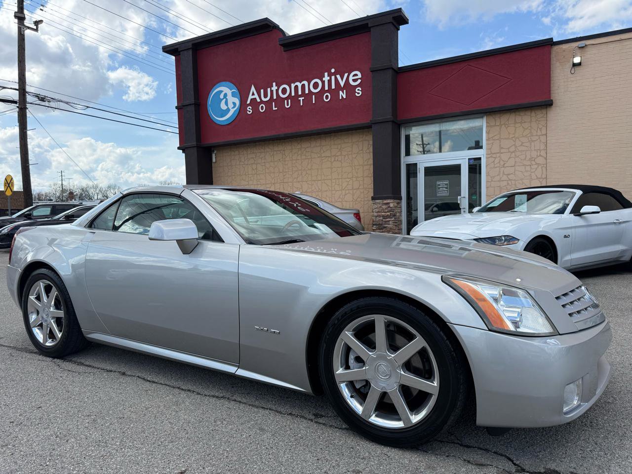 Used 2004 Cadillac XLR image 7