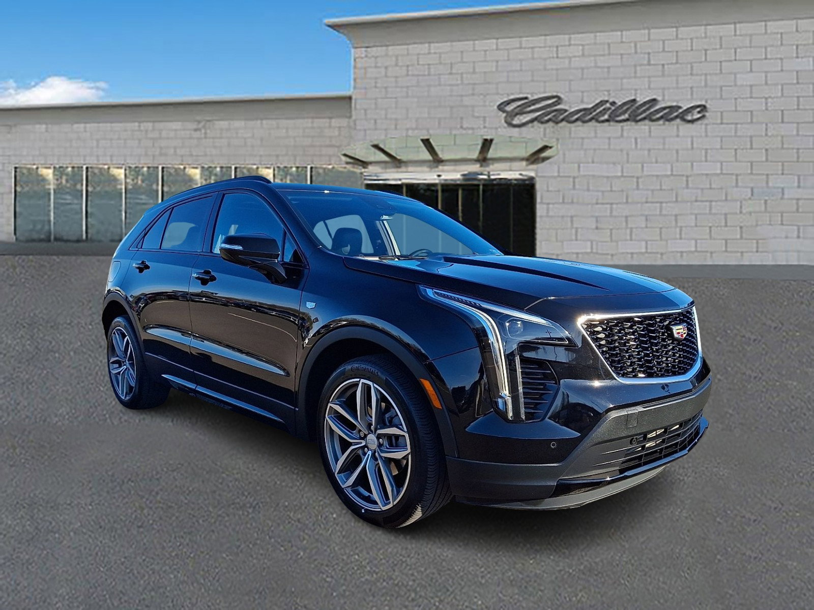 Used 2023 Cadillac XT4 Sport w/ Cold Weather Package image 6