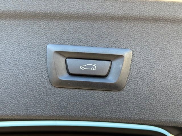 Used 2026 BMW iX xDrive60 image 17