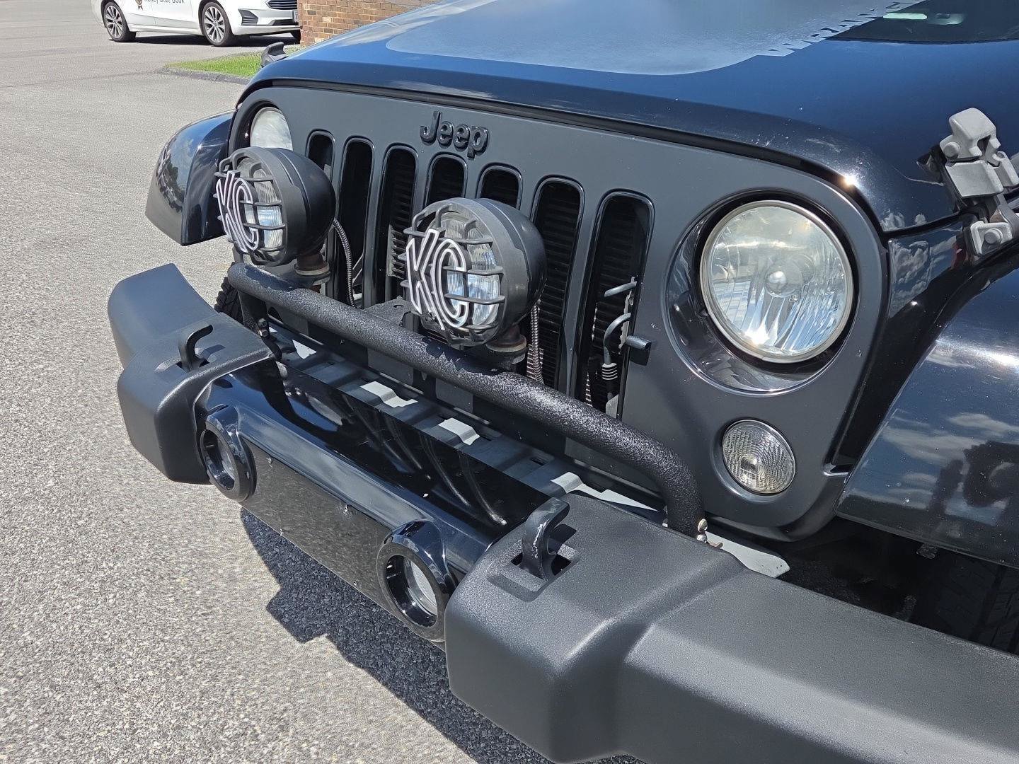 Used 2014 Jeep Wrangler Sahara AWD/4WD image 9