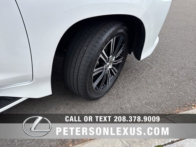 Used 2021 Lexus LX 570 4WD w/ 3rd Row & Luxury Pkg image 10