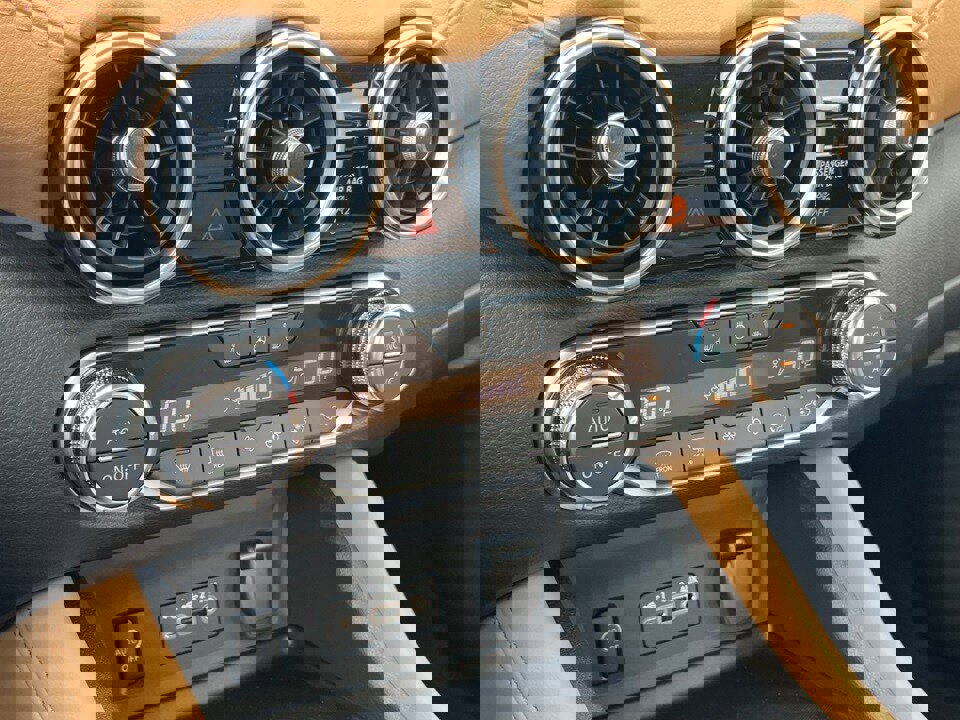 New 2025 Nissan Sentra SV w/ SV Premium Package image 22