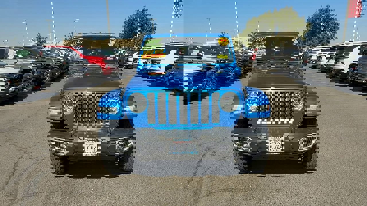 Used 2021 Jeep Wrangler Unlimited Sahara w/ Cold Weather Group image 2