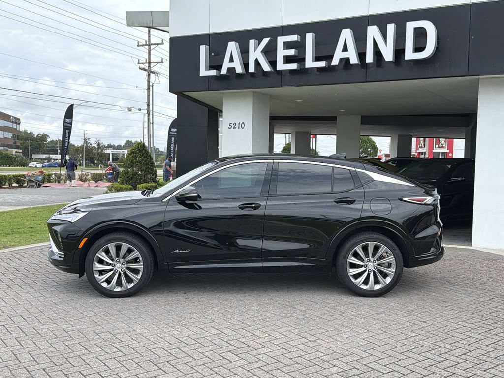 Certified 2025 Buick Envista Avenir FWD image 3