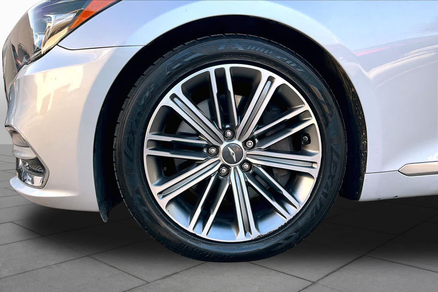 Used 2018 Genesis G80 3.8 w/ Option Group 03 RWD image 11