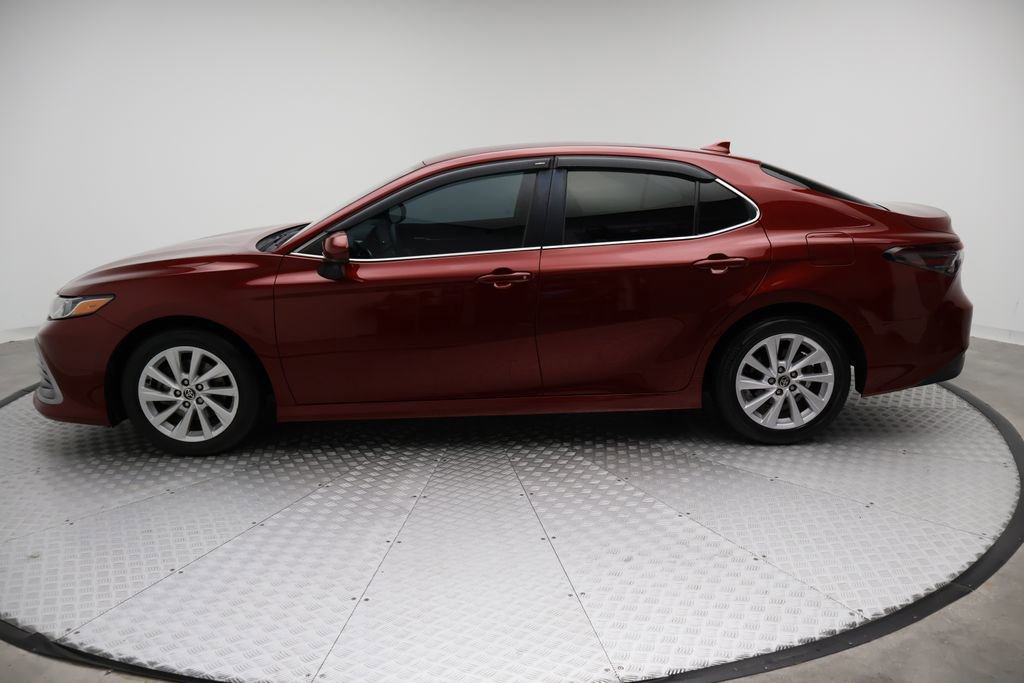 Used 2022 Toyota Camry LE image 12