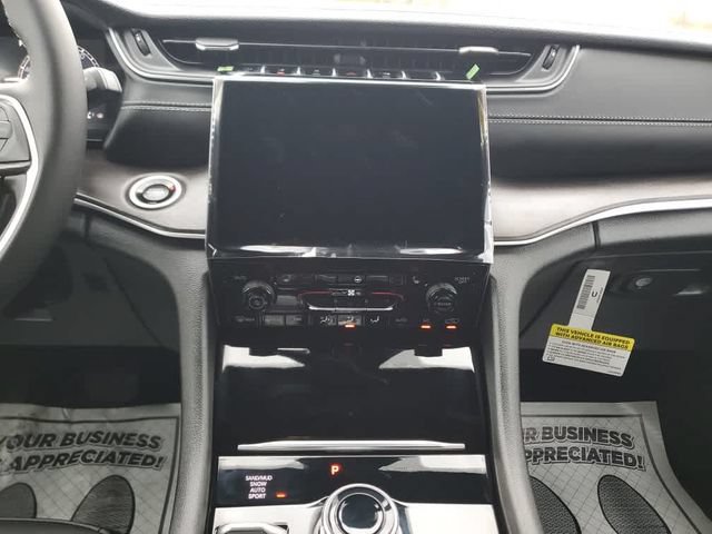 New 2025 Jeep Grand Cherokee Limited w/ Black Appearance Package AWD/4WD image 21