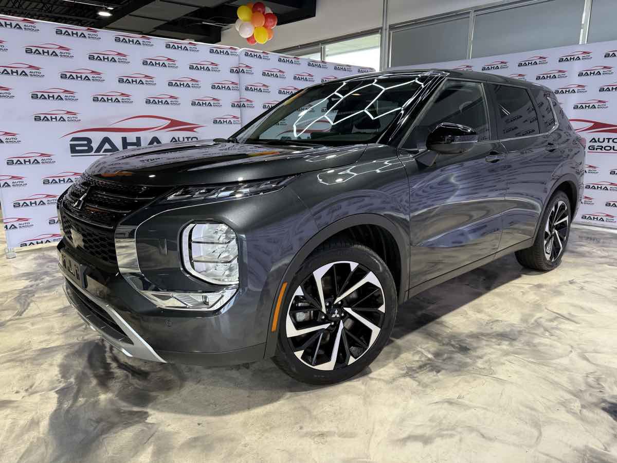 Used 2024 Mitsubishi Outlander AWD image 2