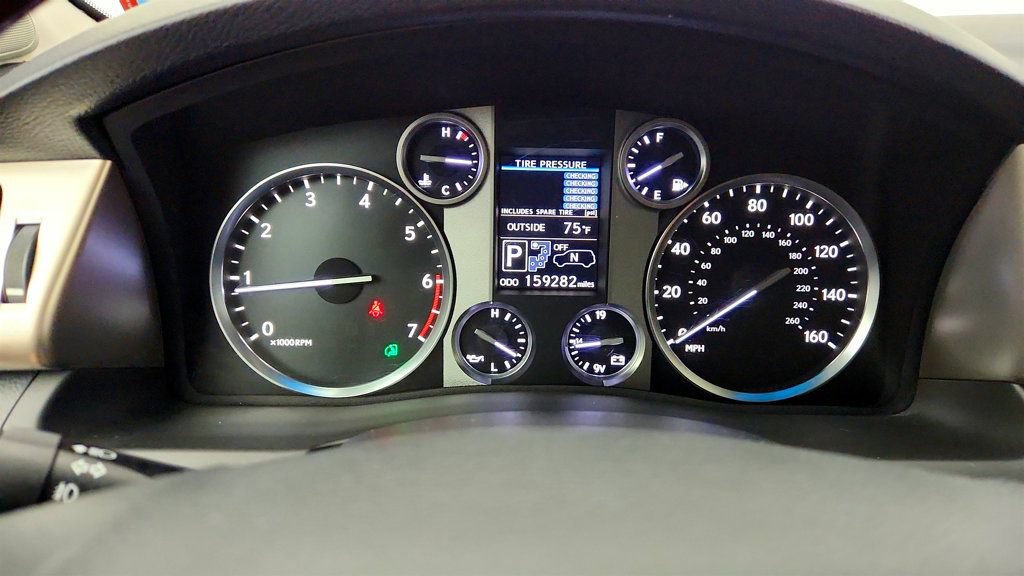 Used 2013 Lexus LX 570 4WD w/ Luxury Pkg image 15
