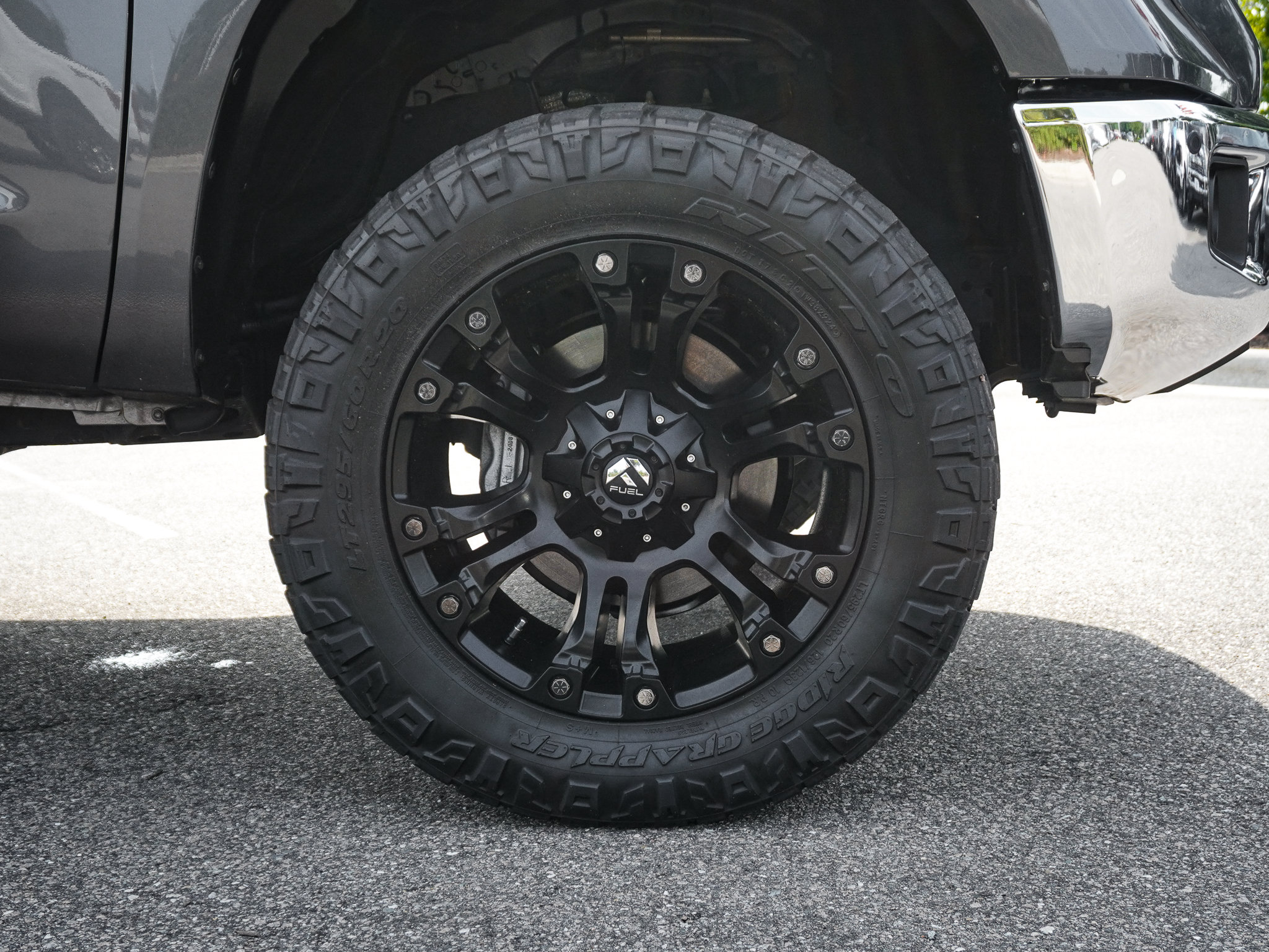 Used 2018 Toyota Tundra Limited w/ Limited Premium Package AWD/4WD image 13