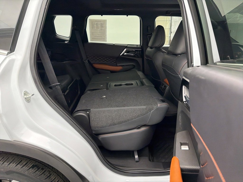 Used 2023 Mitsubishi Outlander SEL image 47