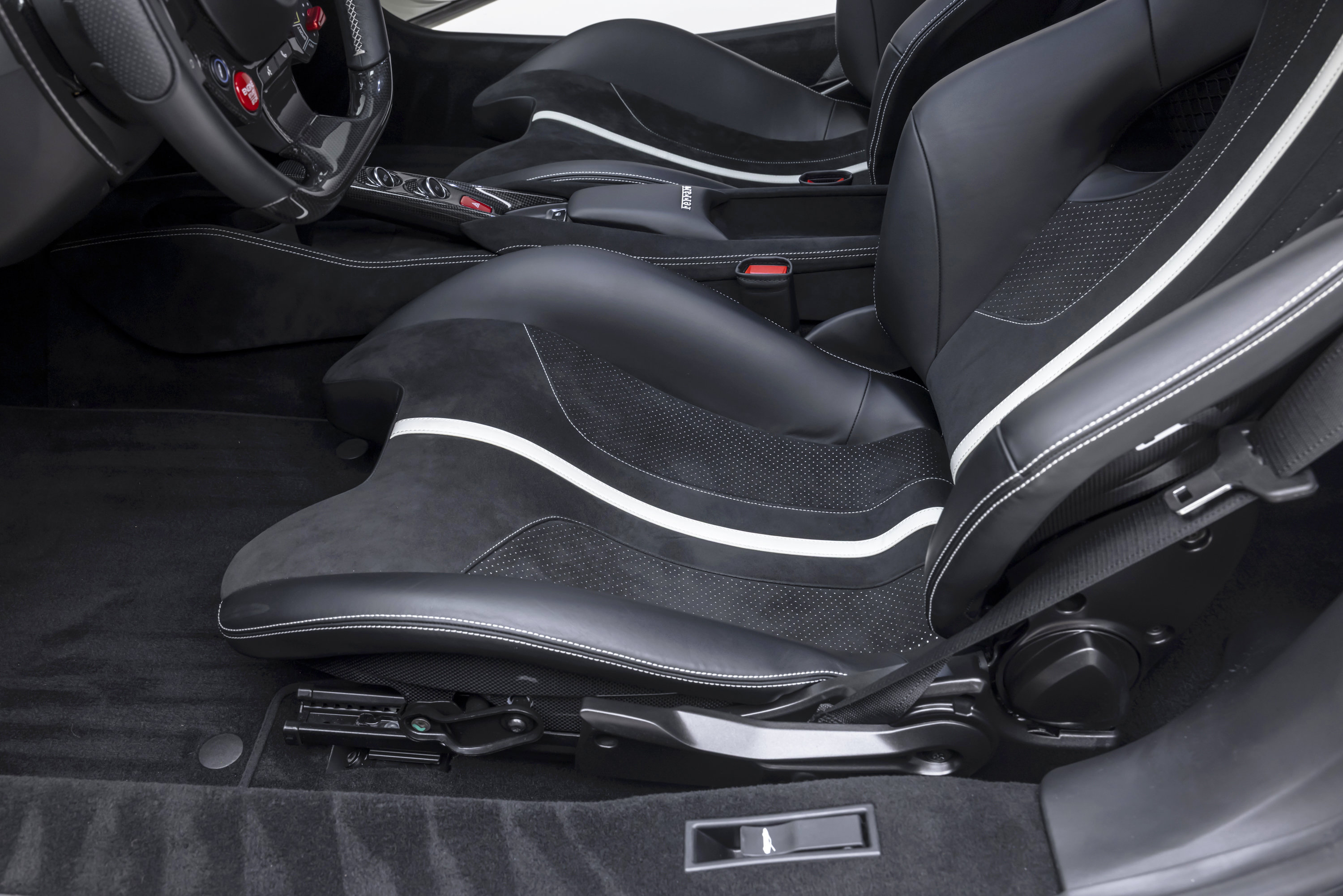 Certified 2022 Ferrari F8 Tributo RWD image 66