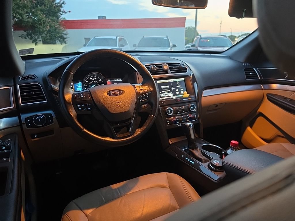 Used 2016 Ford Explorer XLT w/ Equipment Group 202A AWD/4WD image 24
