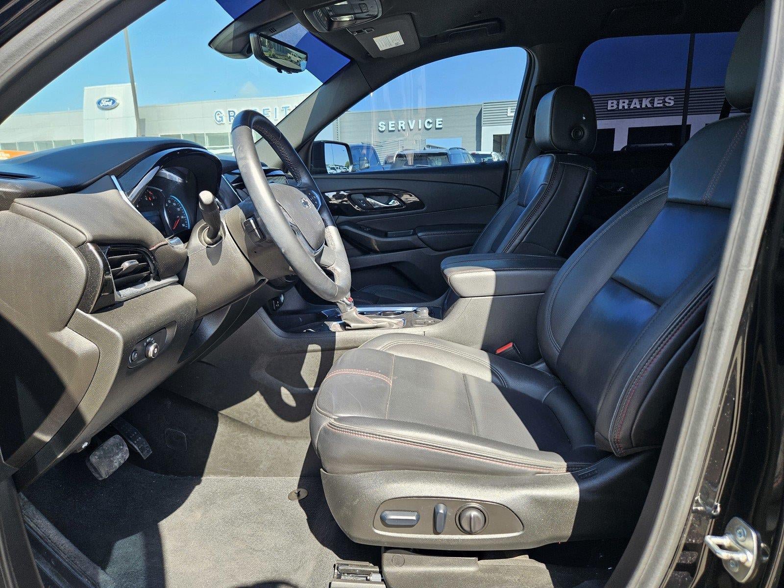 Used 2023 Chevrolet Traverse RS AWD/4WD image 19