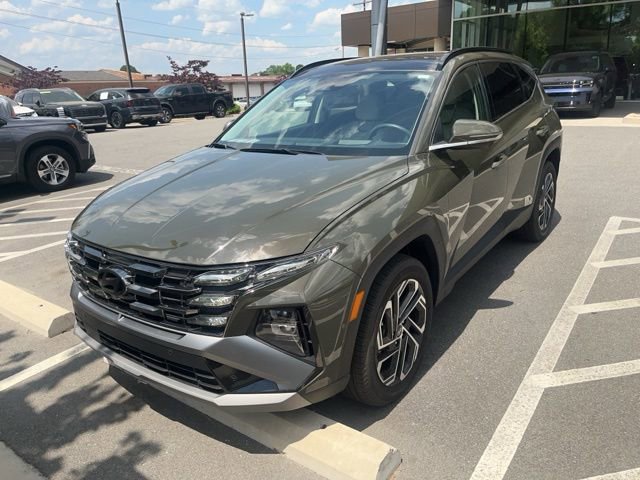 Used 2025 Hyundai Tucson Limited AWD/4WD image 1