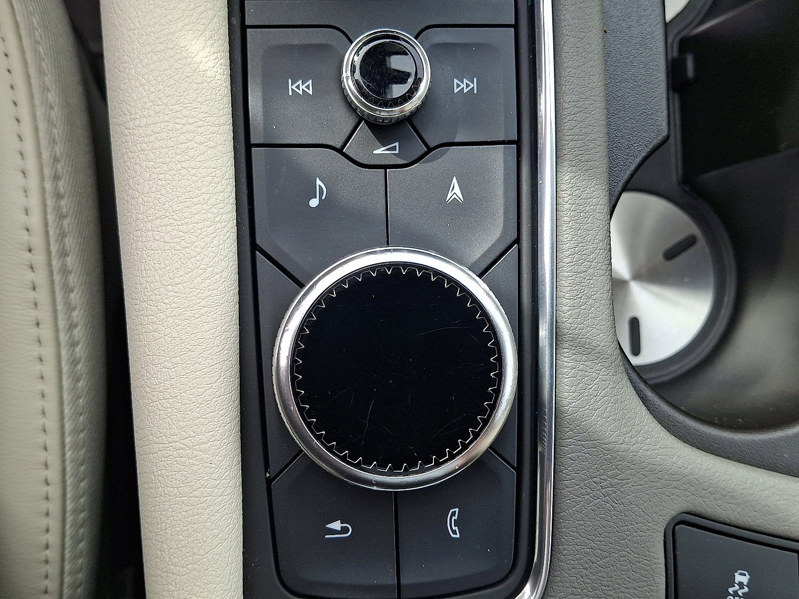 Certified 2023 Cadillac XT6 Premium Luxury w/ Technology Package image 26