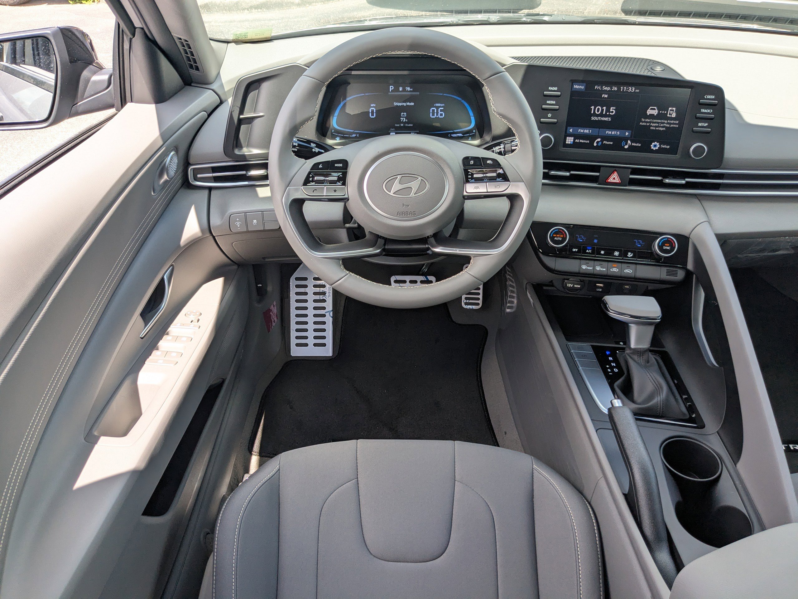 Used 2025 Hyundai Elantra Sport image 15