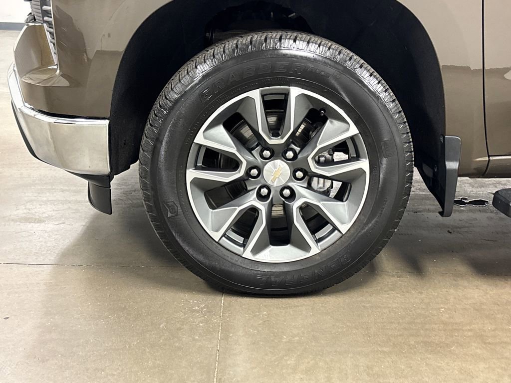Used 2023 Chevrolet Silverado 1500 LT image 9