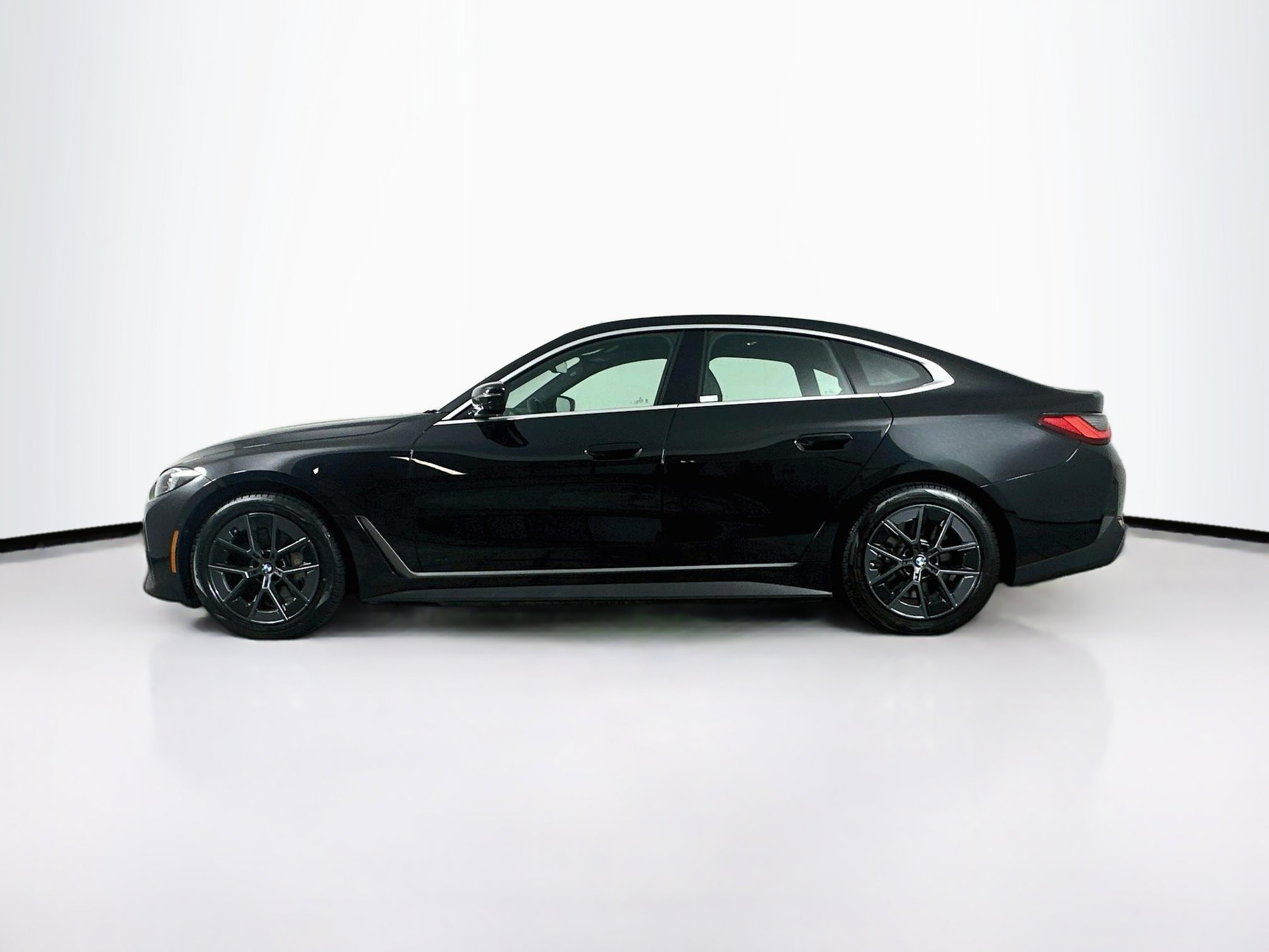 Used 2025 BMW i4 eDrive40 RWD image 4