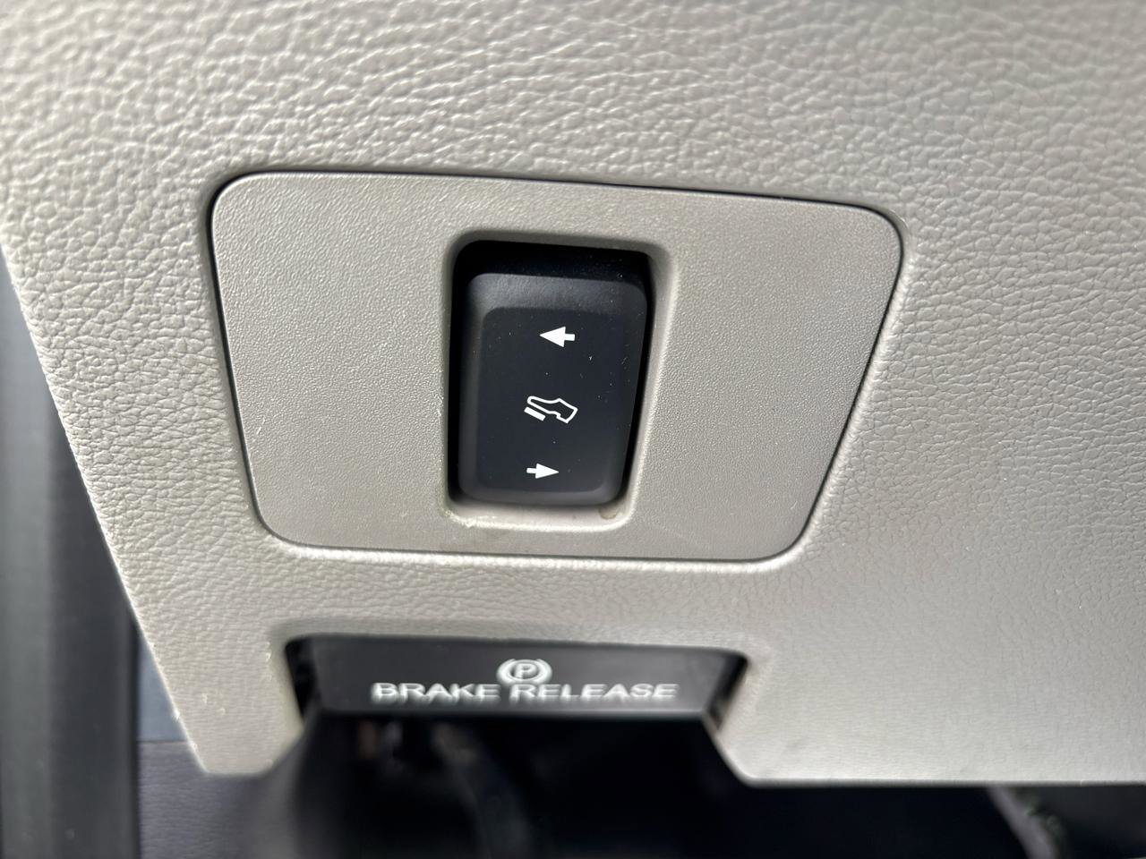 Used 2017 Ford F550 4x4 Regular Cab Super Duty w/ XLT Value Package image 21