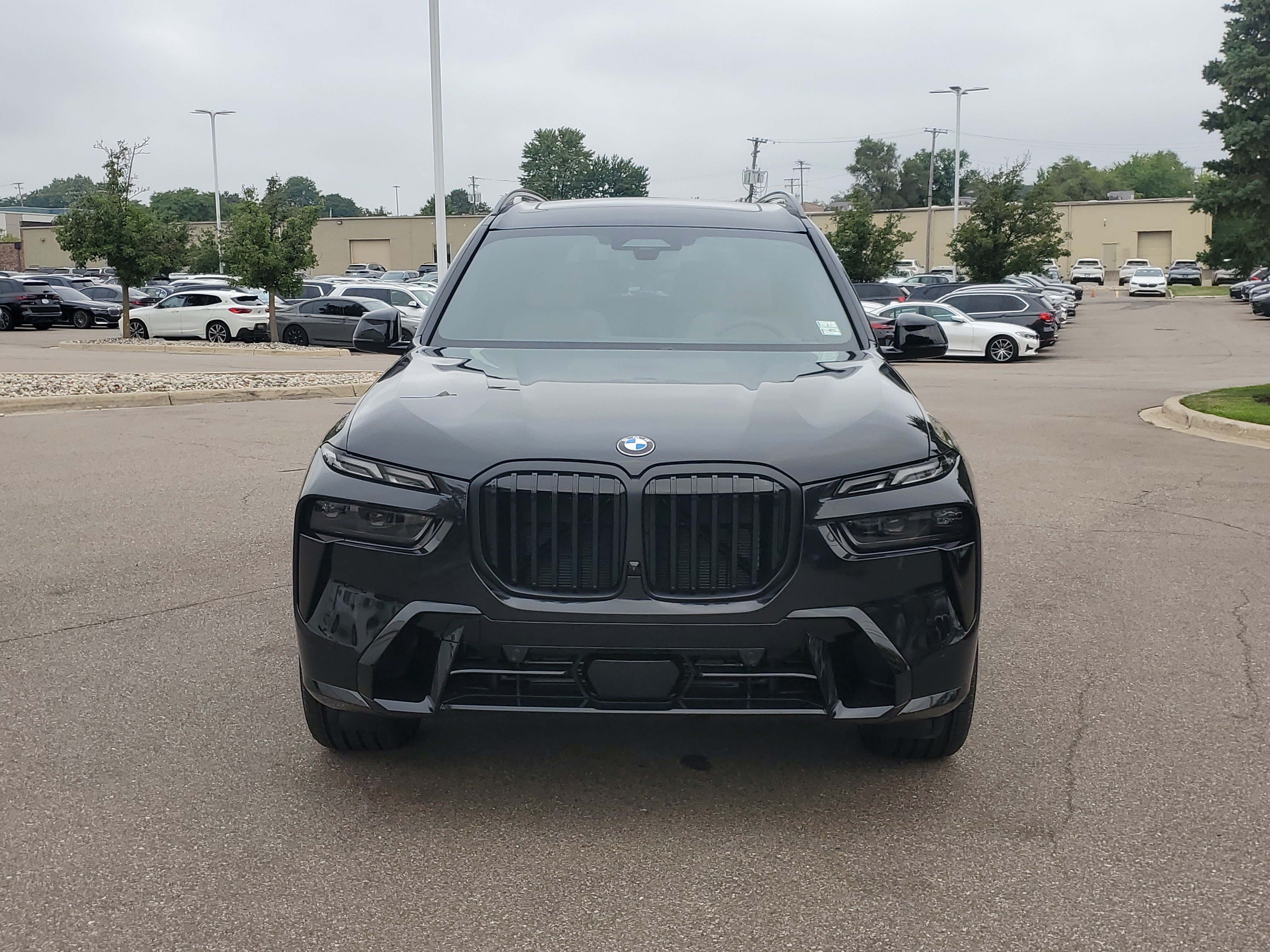 New 2027 BMW X7 xDrive40i w/ M Sport Package AWD/4WD image 8