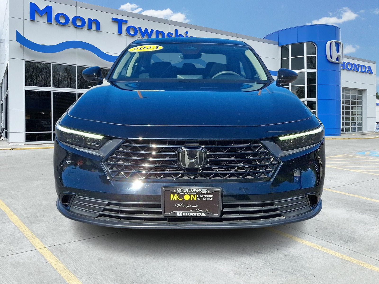 Used 2023 Honda Accord EX image 2