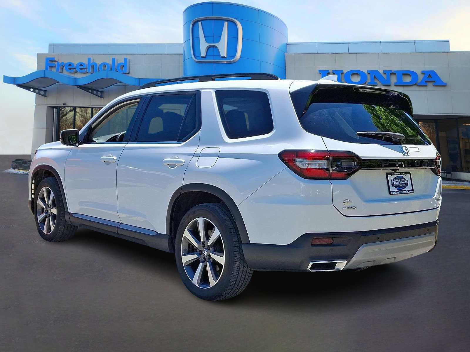 Used 2024 Honda Pilot Elite image 5