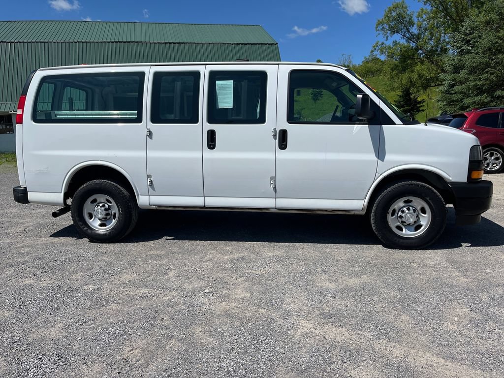 Used 2018 Chevrolet Express 2500 w/ Driver Convenience Package RWD image 10
