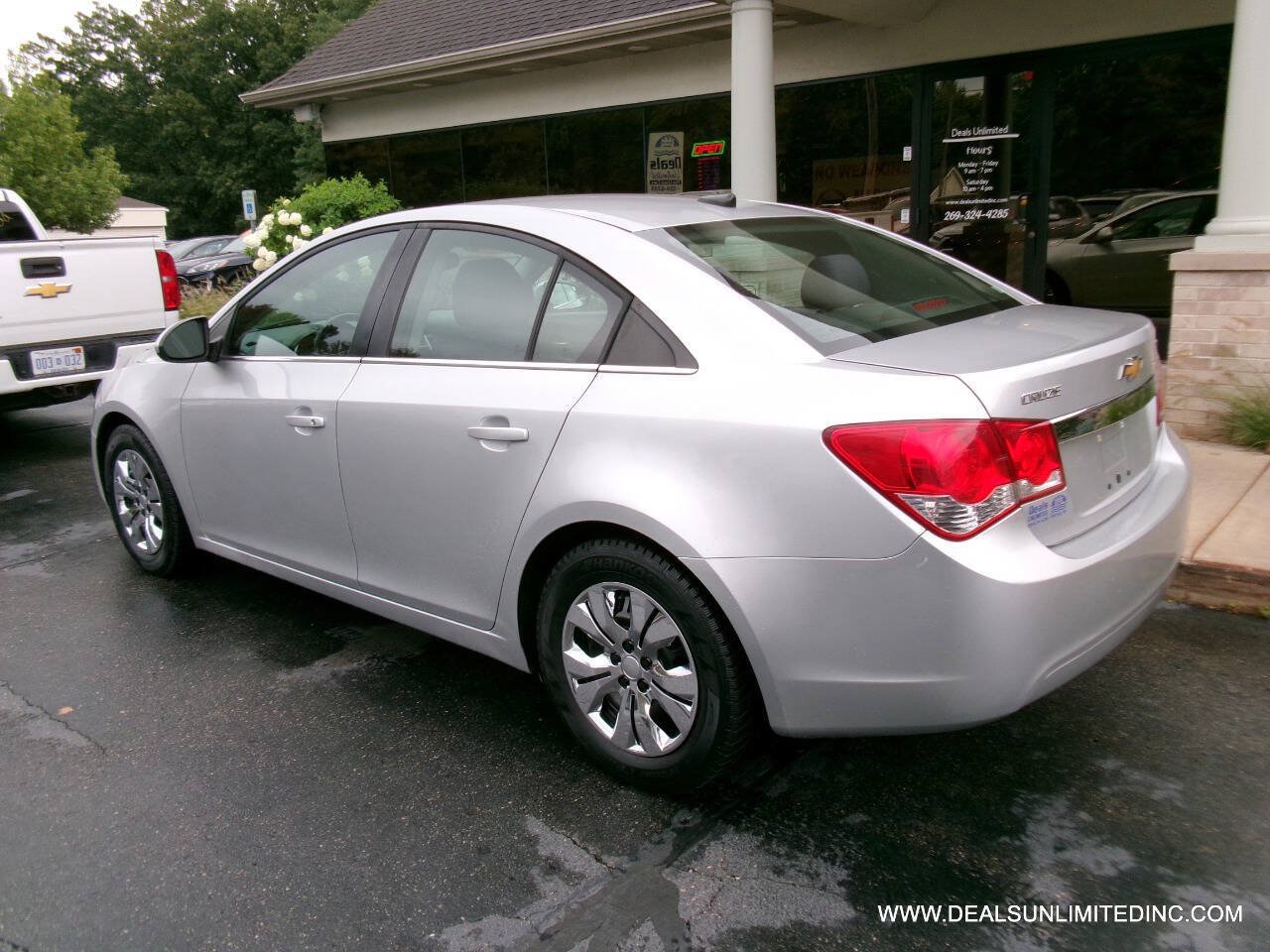 Used 2013 Chevrolet Cruze LT FWD image 4