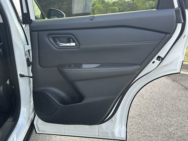 Certified 2025 Nissan Rogue SL w/ Tech Package image 17