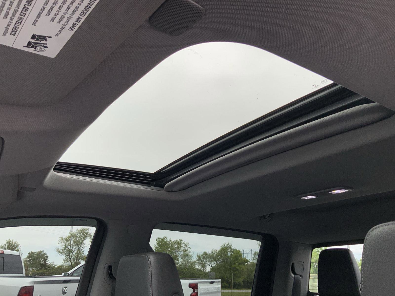 Used 2019 GMC Sierra 1500 SLT w/ SLT Convenience Package AWD/4WD image 55