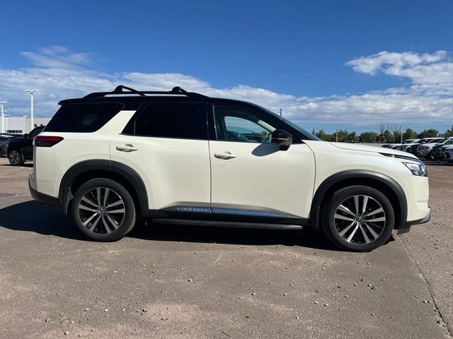 Used 2023 Nissan Pathfinder Platinum w/ Lighting Package (N93) FWD image 7